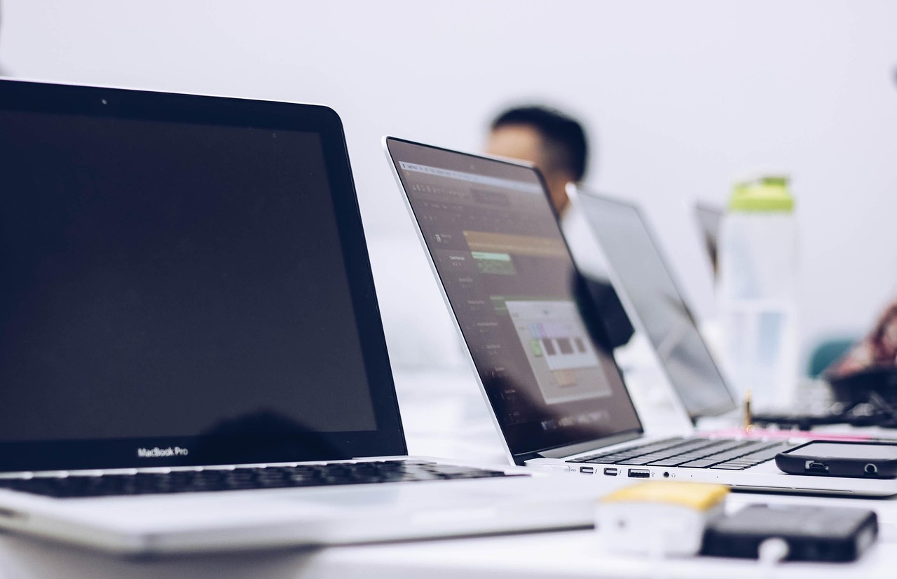 Laboratory data analysis workspace